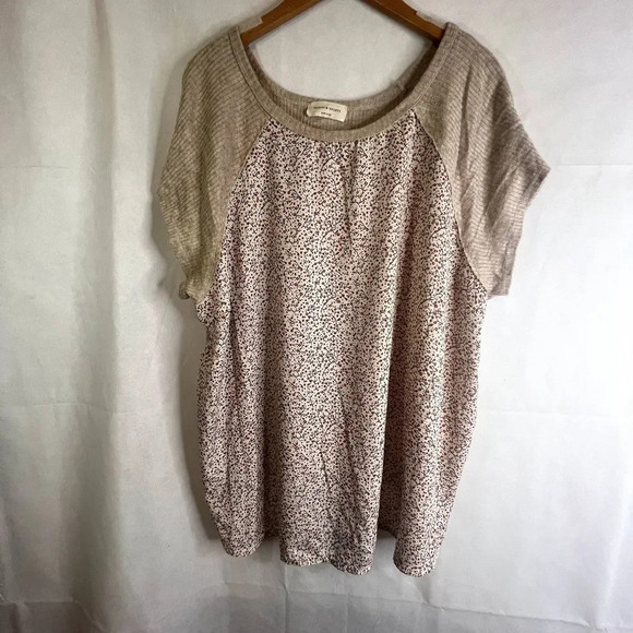 Saints & Hearts Mixed Media Short Sleeve Floral Top Size 2XL - Picture 8 of 8